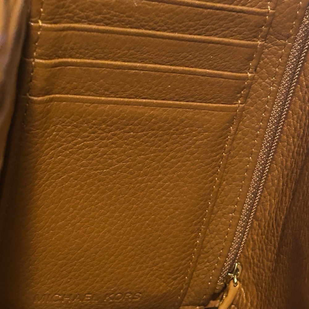 Michael Kors wallet trifold - Picture 3 of 9